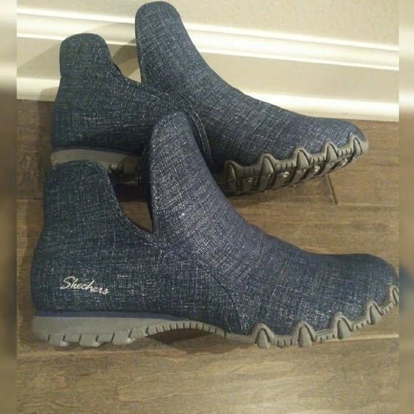 Skechers Relaxed Fit Shoe - Picture 3 of 4